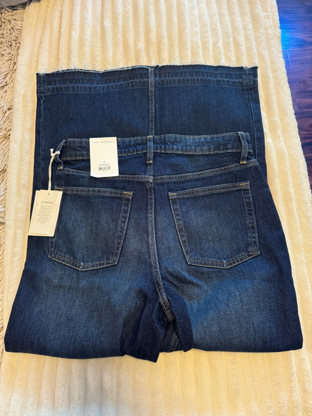 Cropped Wide Leg Raw Hem High Rise Denim Jeans - Free Assembly - Picture 4 of 6